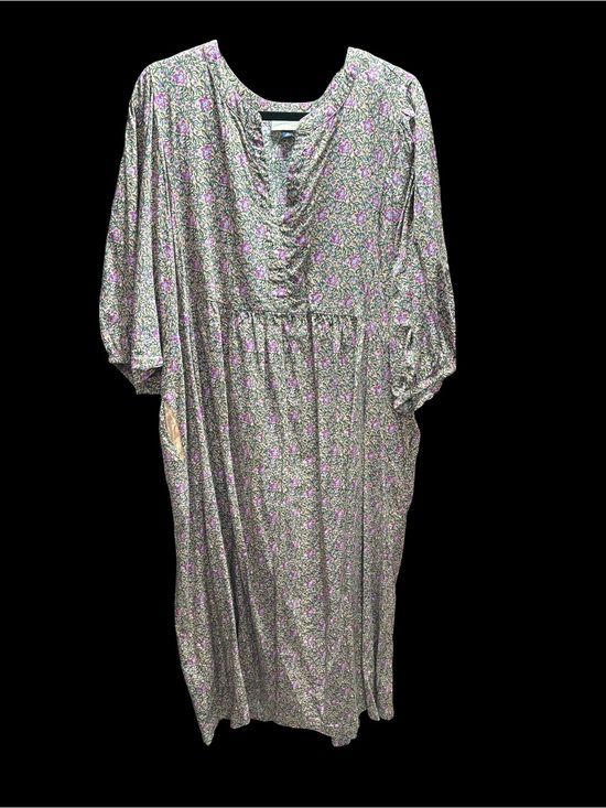 Universal Thread Dresses & Skirts - Universal Threads 2X purple/ purple floral maxi dress with pockets